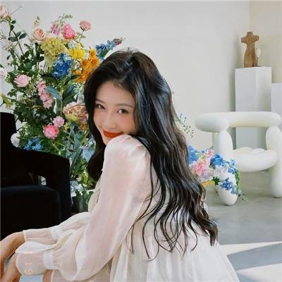 拿针的女孩